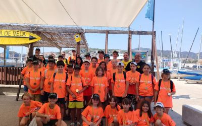 El Club Nàutic collabore avec une école de pêche d’été réussie